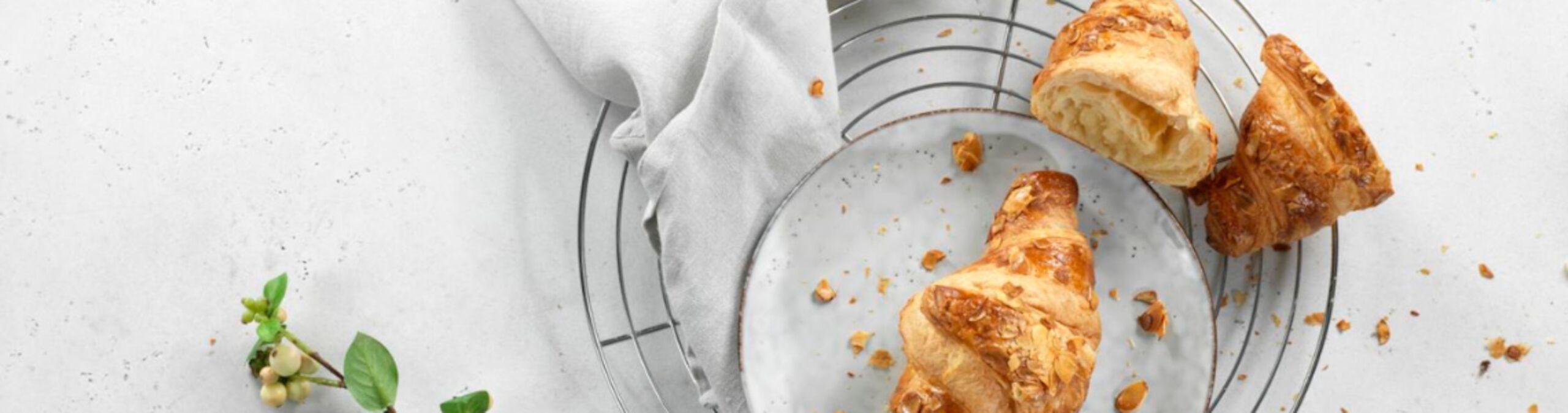 Almond Croissant - banner 